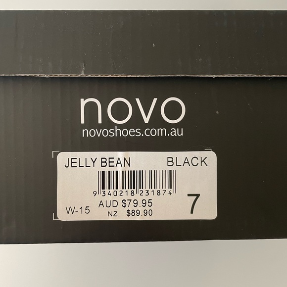 Novo stiletto booties with laser cut detail. Size 7 - Picture 8 of 8